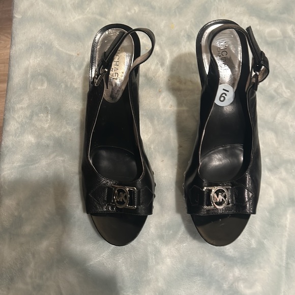MK used black sandal size 9 - Picture 3 of 6